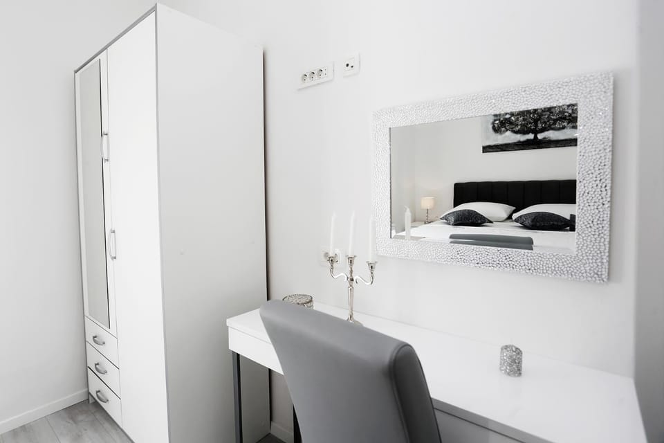 Other, Photo of the whole room, Bedroom