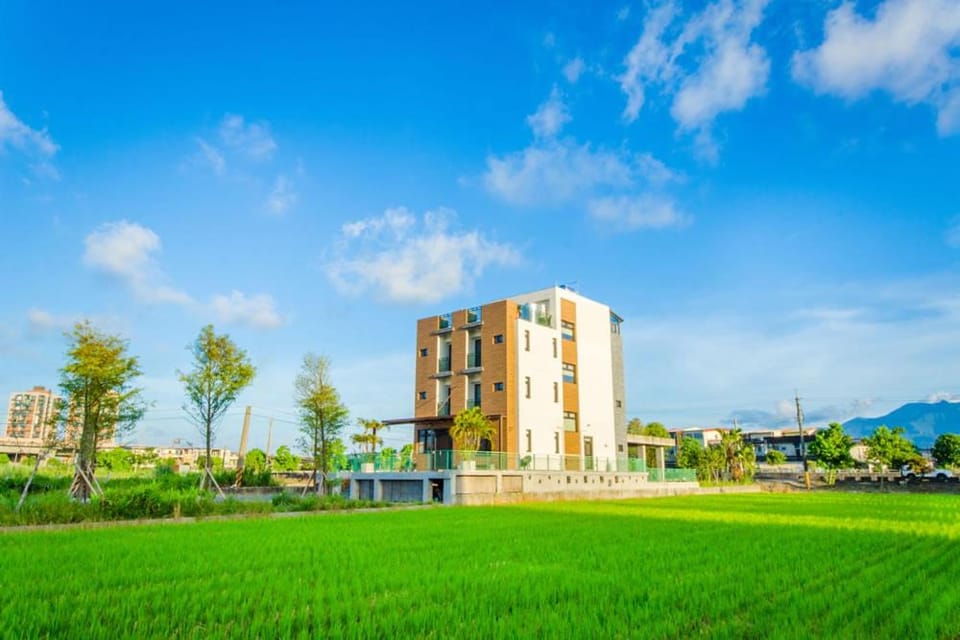 Property building, Day, Natural landscape, Garden view, Mountain view