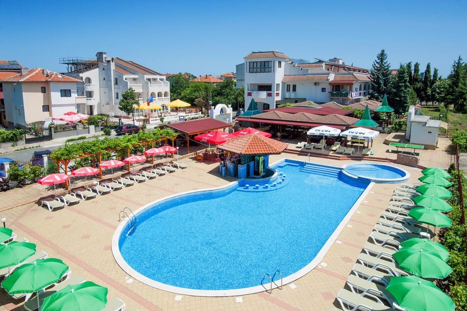 Balcony/Terrace, Pool view, Swimming pool