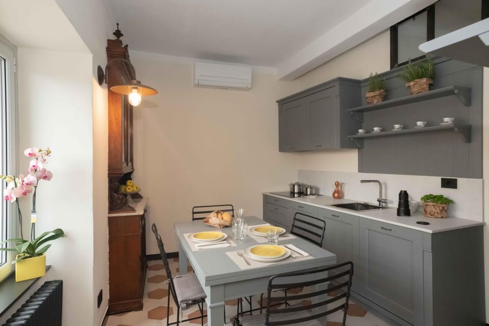 Kitchen or kitchenette, Living room, Photo of the whole room, Seating area, Dining area