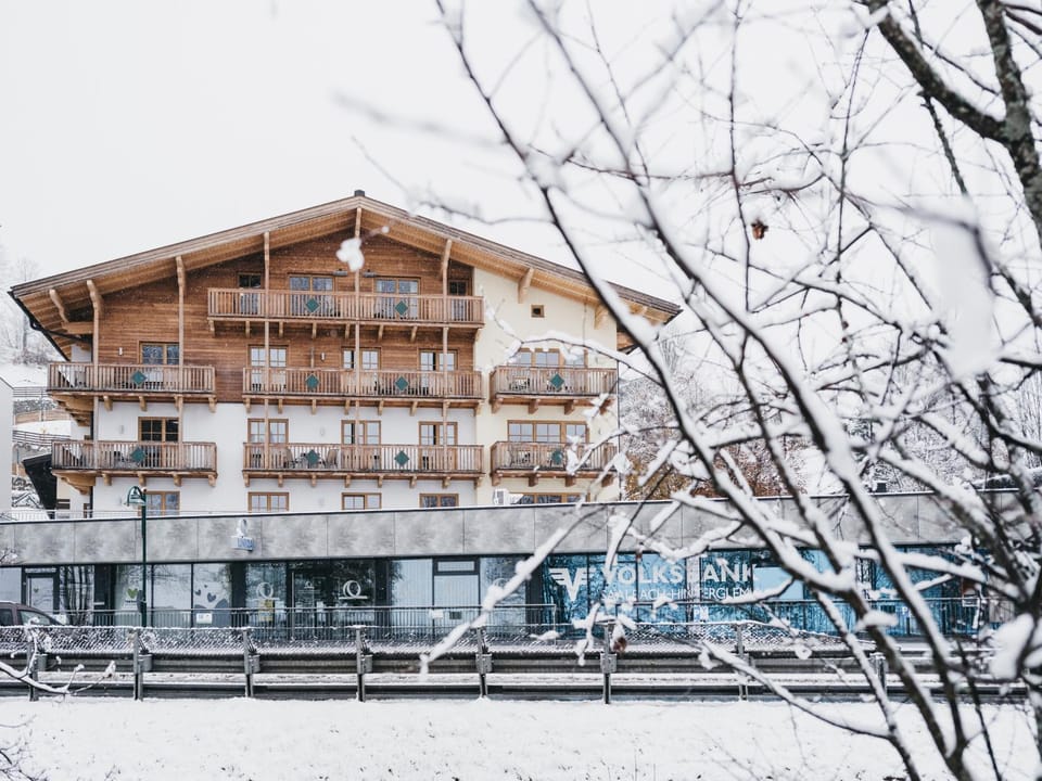 Property building, Day, Winter