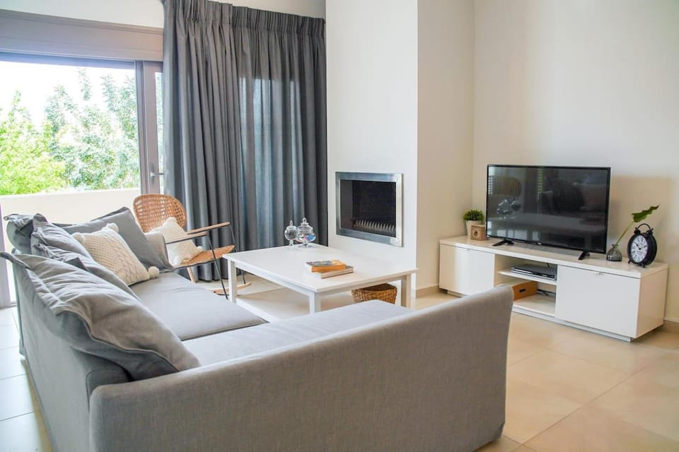 Legno Bianco House in Stalida