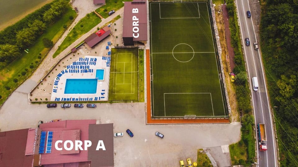 Bird's eye view, Floor plan