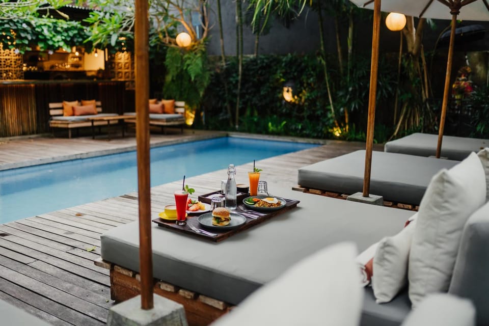 Day, Garden, Food and drinks, Seating area, Dining area, Food, Garden view, Pool view, Swimming pool, Drinks, sunbed