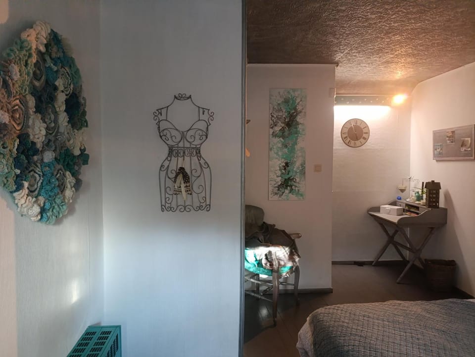 Chambre poésie Bed and Breakfast in Wallonia, Belgium