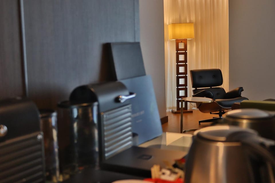 Coffee/tea facilities, Seating area
