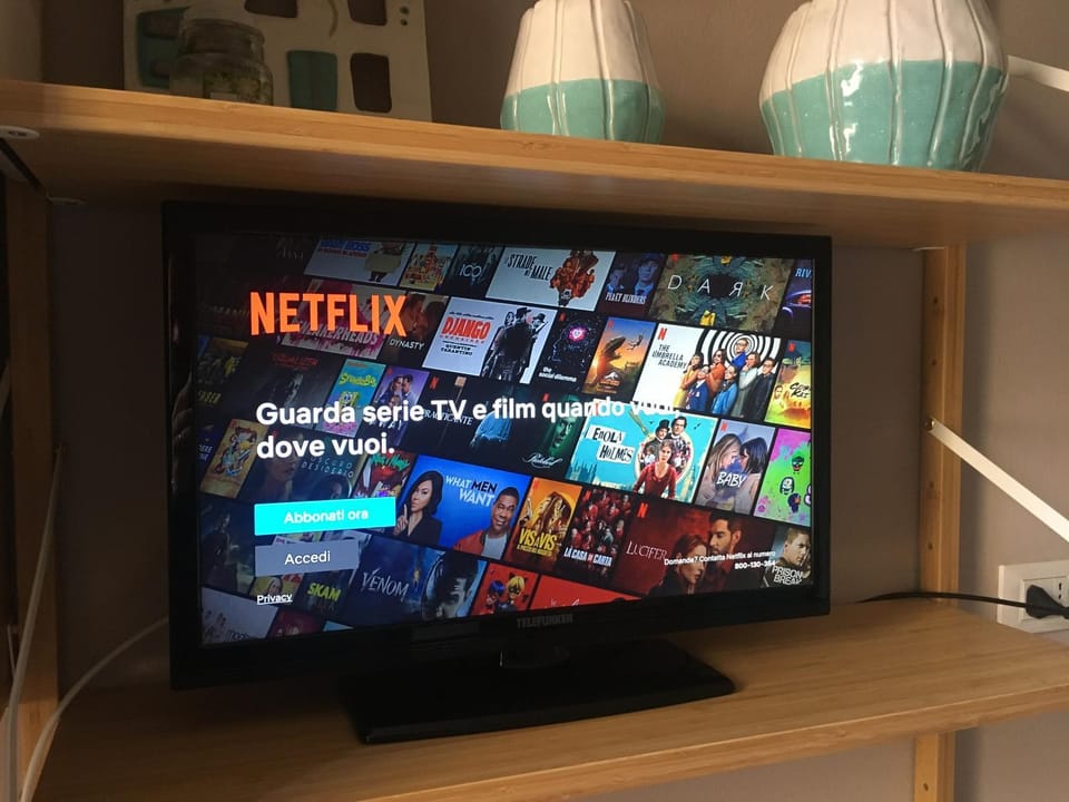 Communal lounge/ TV room