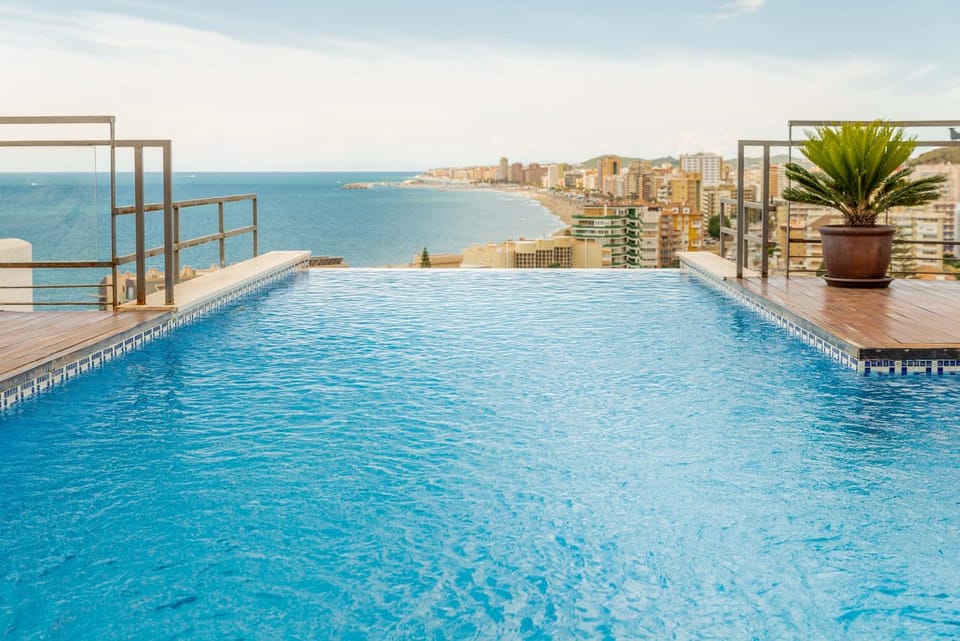Area and facilities, Swimming pool