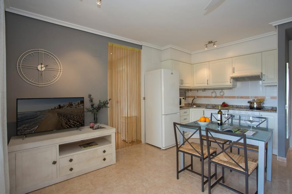 TV and multimedia, Kitchen or kitchenette, Living room, Dining area