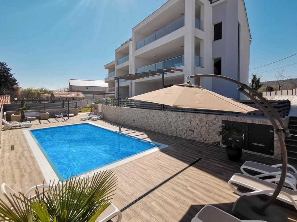 Pool view, Swimming pool, Swimming pool