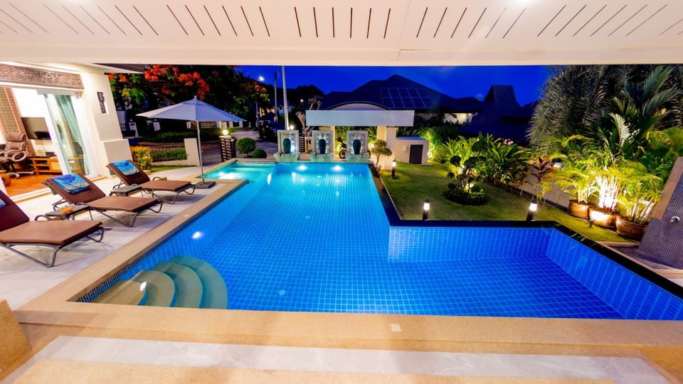 Bedroom, Pool view, Swimming pool