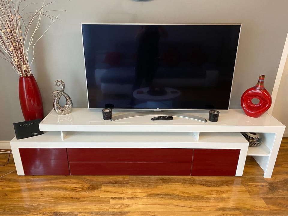 Stunning, contemporary Home from Home Apartment in Dewsbury