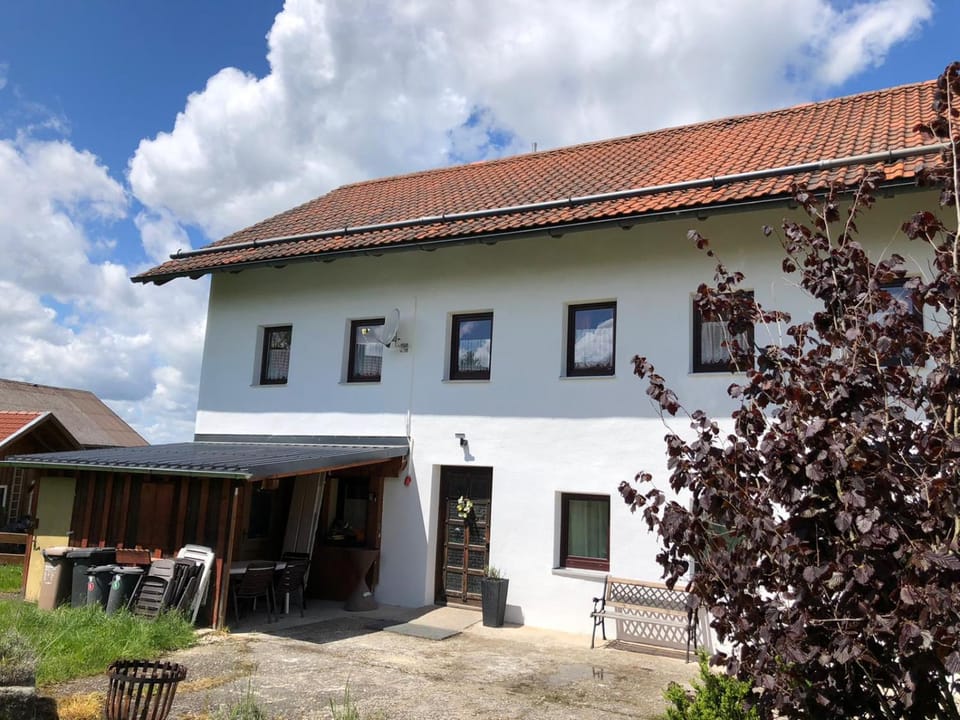 Bauernhaus Auberg ganzes Haus, günstig, geräumig und schlicht! House in Bavaria