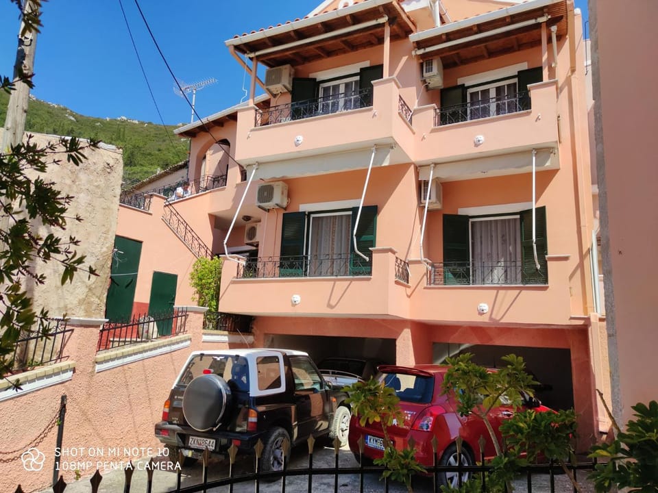 Property building, Facade/entrance