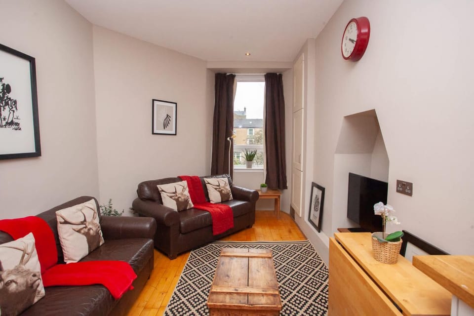 Beautiful 2 Bed Apartment Rose St Apartment in Glasgow