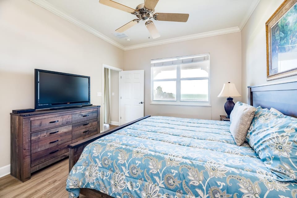 Bed, TV and multimedia, Bedroom, furniture