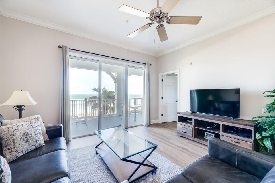 TV and multimedia, Balcony/Terrace, Living room, Seating area, Sea view, furniture