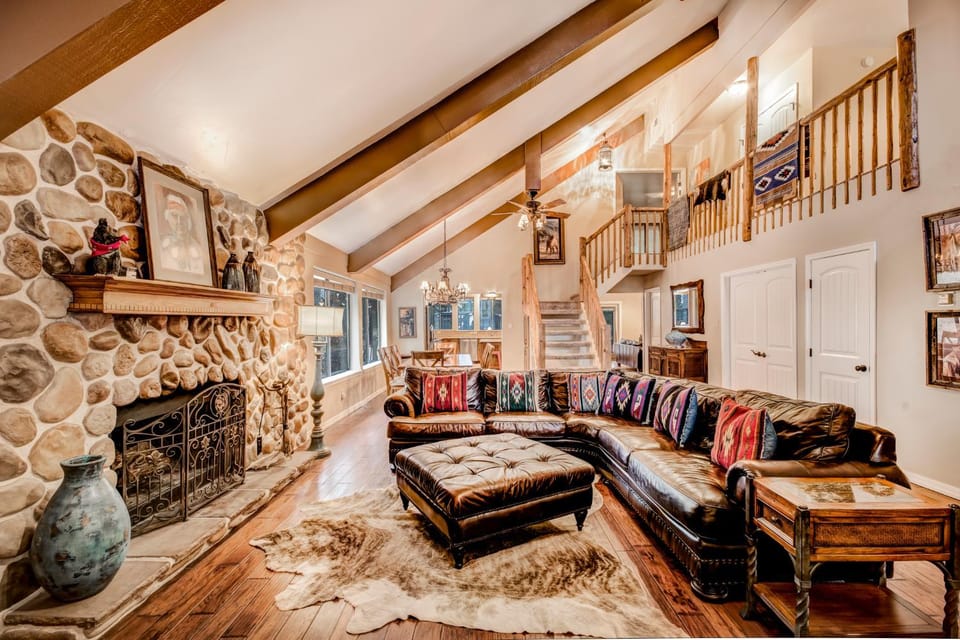 Living room, Seating area, fireplace, furniture