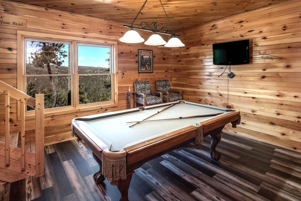 Natural landscape, Billiard, Game Room, TV and multimedia, View (from property/room), Seating area