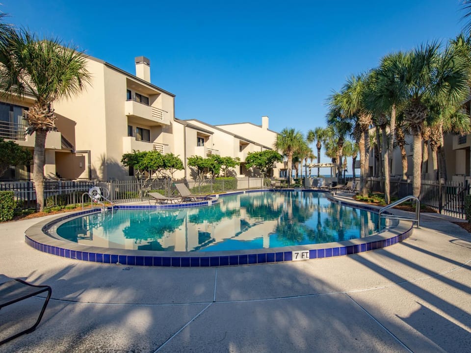 Property building, Garden, Seating area, Swimming pool
