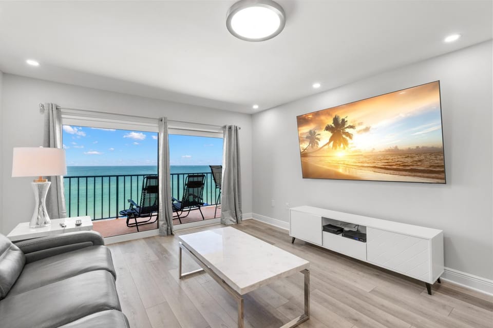 TV and multimedia, Balcony/Terrace, Living room, Seating area, Sea view, furniture