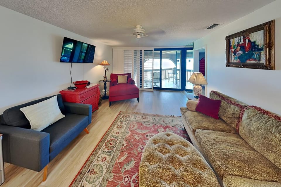 TV and multimedia, Balcony/Terrace, Living room, Seating area, furniture