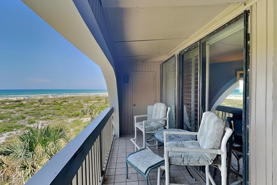 Balcony/Terrace, Seating area, Beach, Sea view