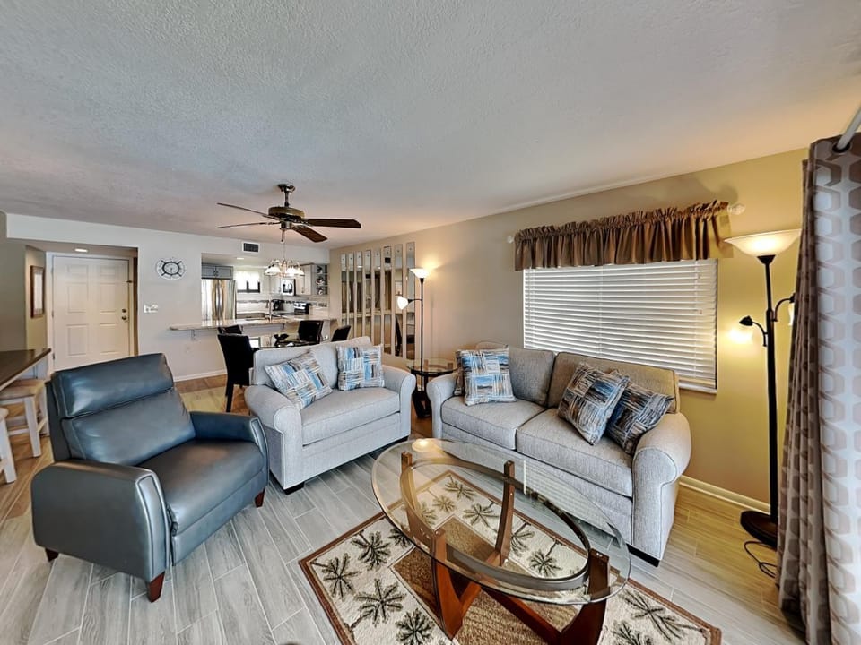 Kitchen or kitchenette, Living room, Seating area, Dining area, furniture