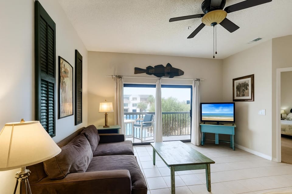 Neighbourhood, TV and multimedia, Balcony/Terrace, Living room, Seating area, furniture