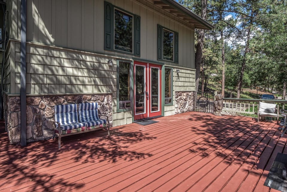 Property building, Patio, Facade/entrance, Natural landscape, Seating area