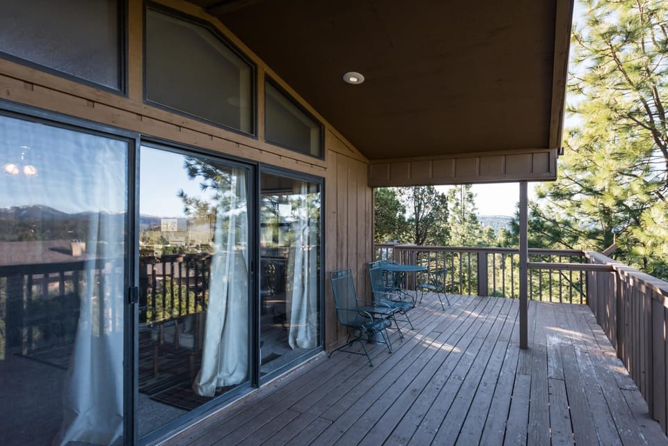 Balcony/Terrace, Mountain view