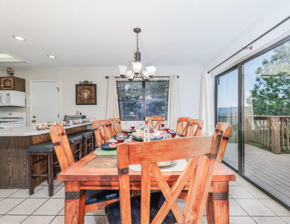 View (from property/room), Balcony/Terrace, Kitchen or kitchenette, Dining area, Sea view
