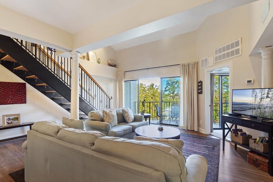 TV and multimedia, View (from property/room), Balcony/Terrace, Living room, Seating area, furniture