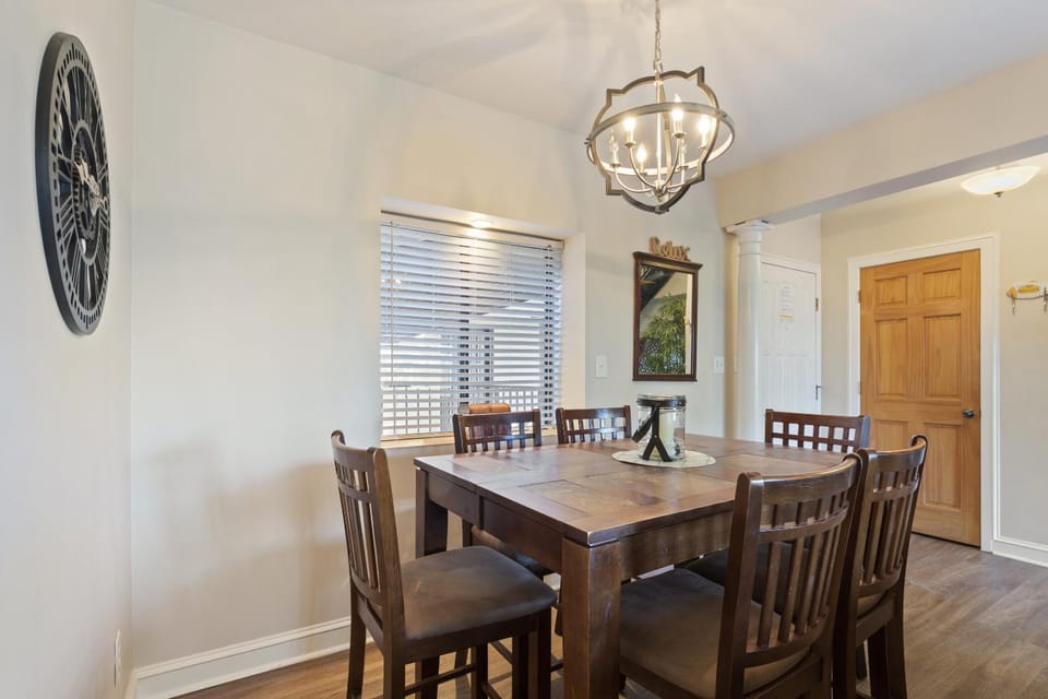 Dining area, furniture