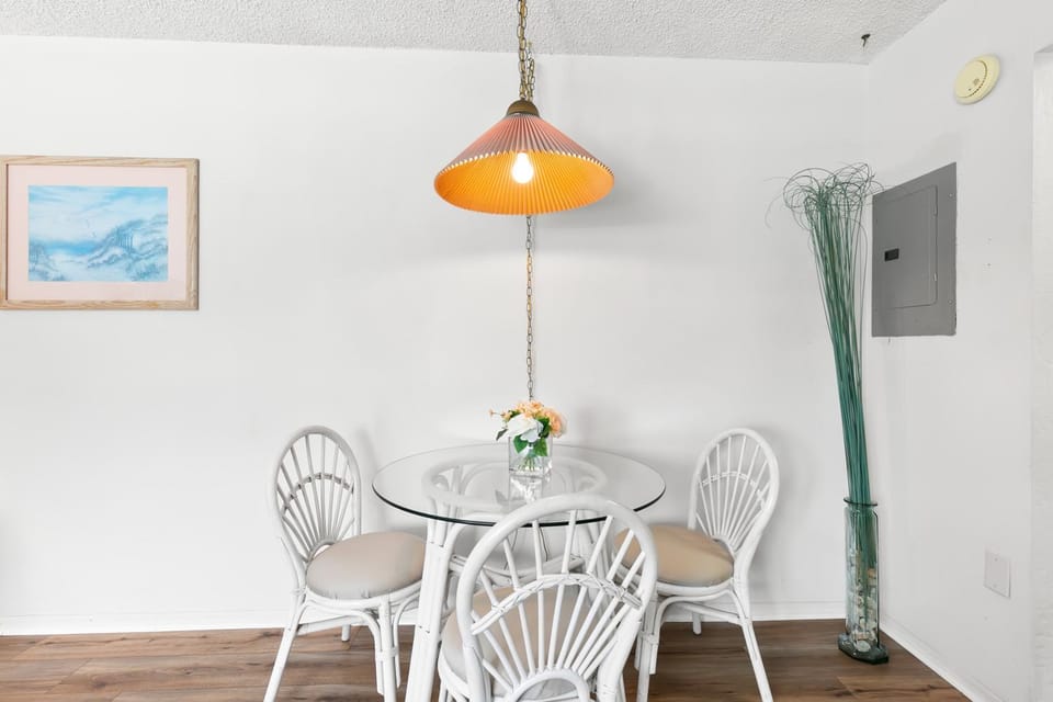 Seating area, Dining area, furniture