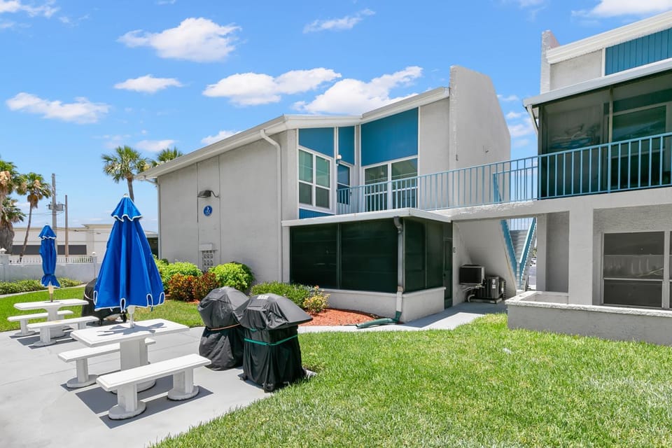 Property building, BBQ facilities, Garden, Balcony/Terrace, Beach