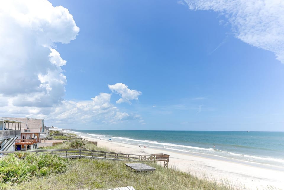 Neighbourhood, Beach