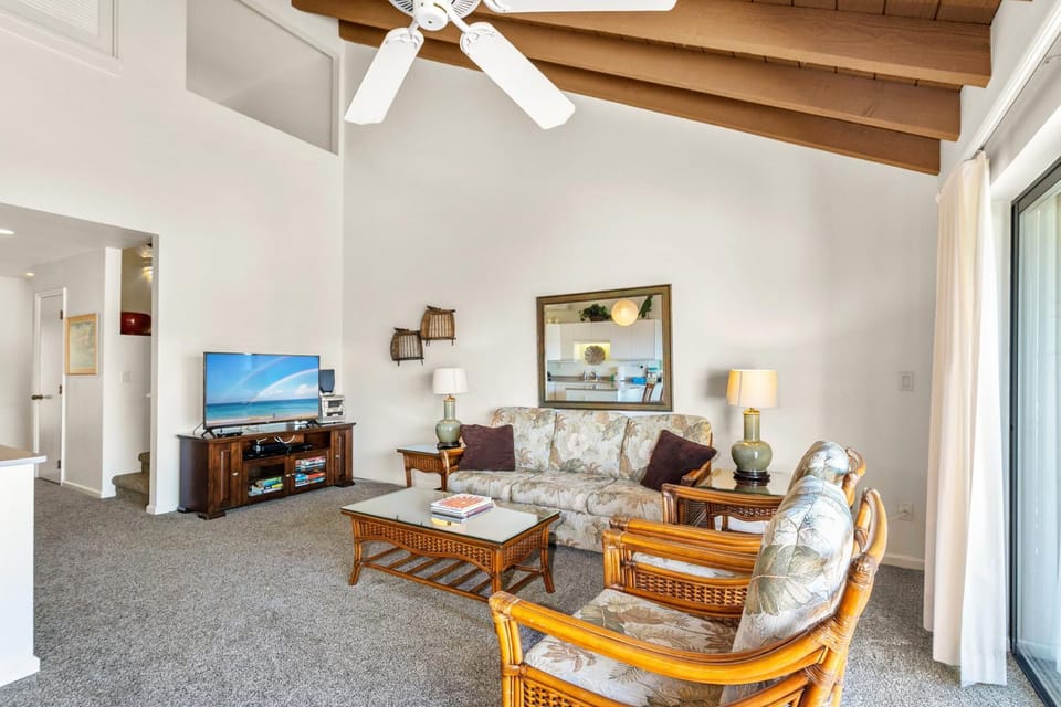 TV and multimedia, Living room, Seating area, furniture