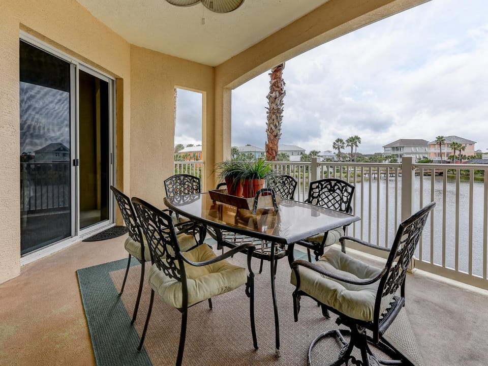 Balcony/Terrace, River view