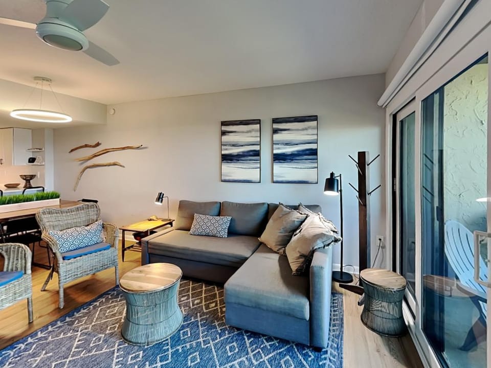 Balcony/Terrace, Living room, Seating area, furniture