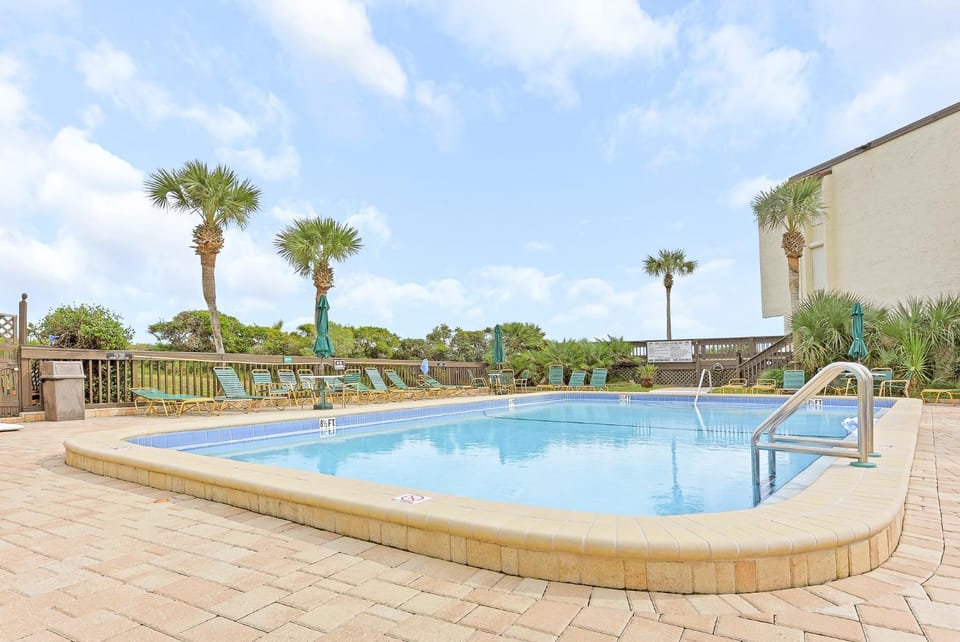 Garden, Seating area, Swimming pool