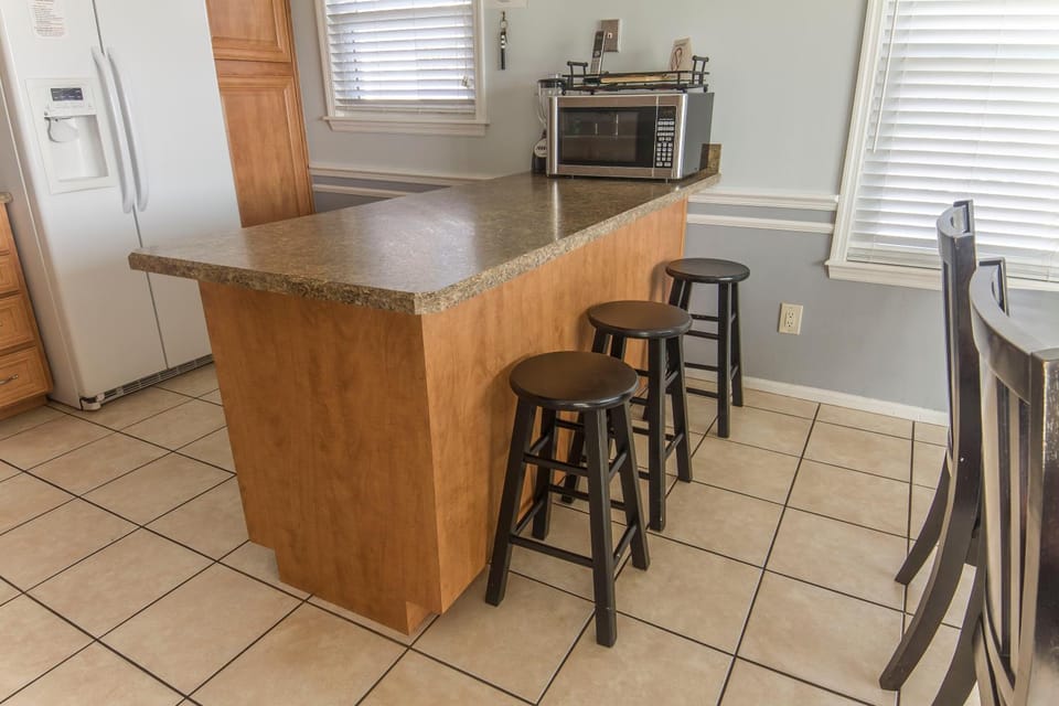 Kitchen or kitchenette, Seating area, furniture, microwave