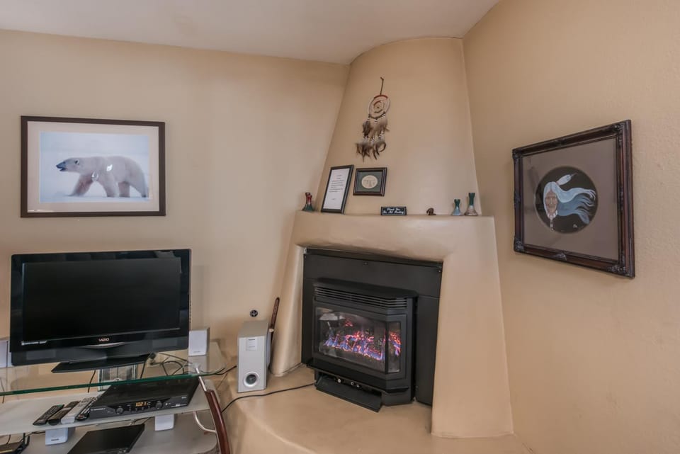 TV and multimedia, fireplace, furniture