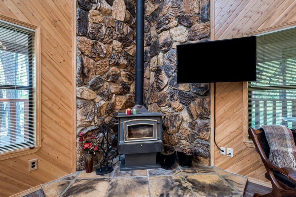 Living room, fireplace, furniture