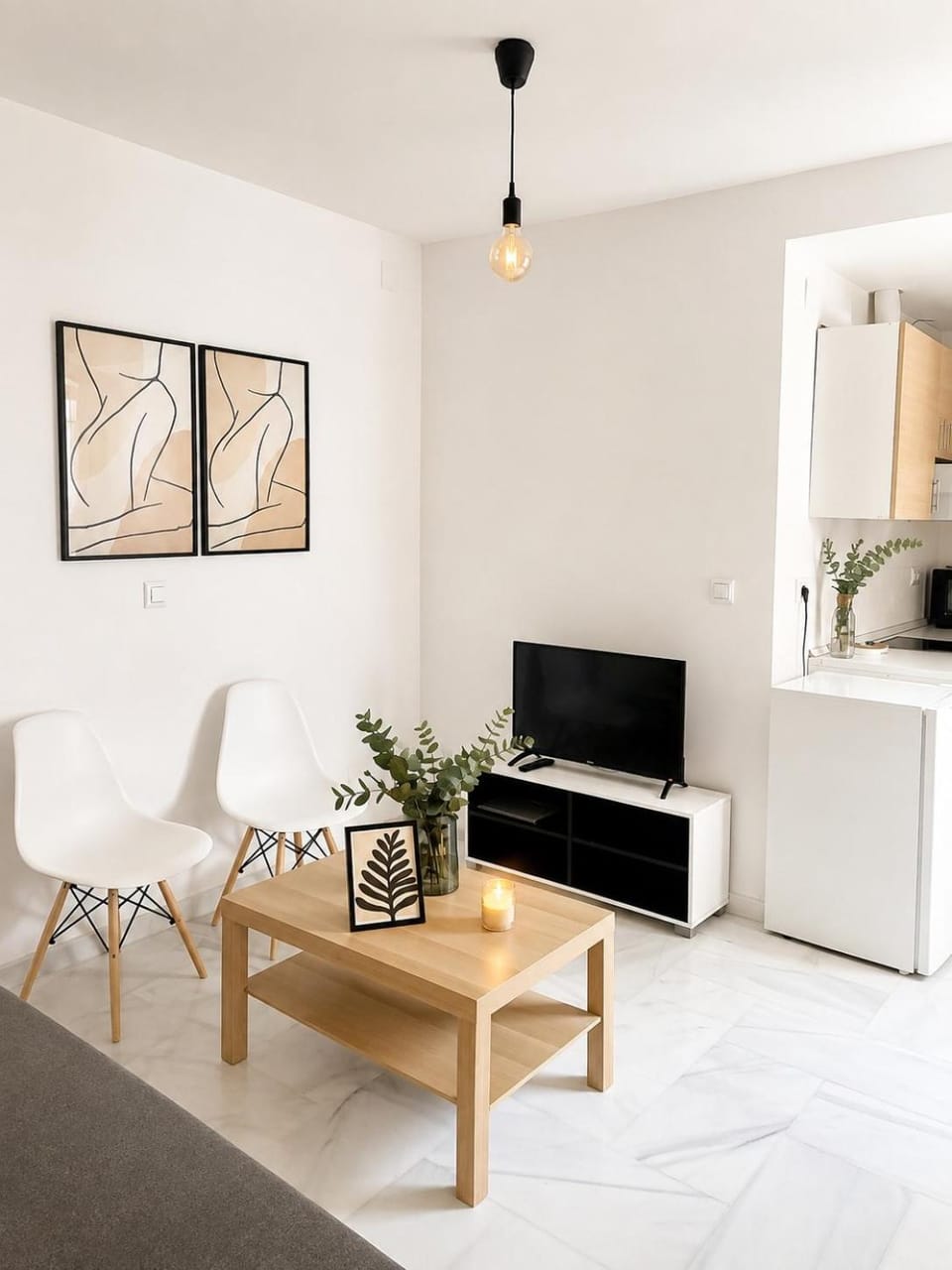 TV and multimedia, Living room, Seating area, Dining area