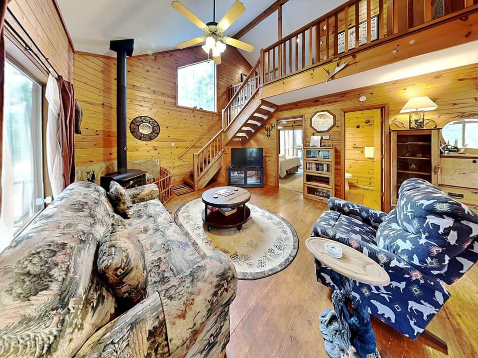 TV and multimedia, Living room, Bedroom, fireplace, furniture
