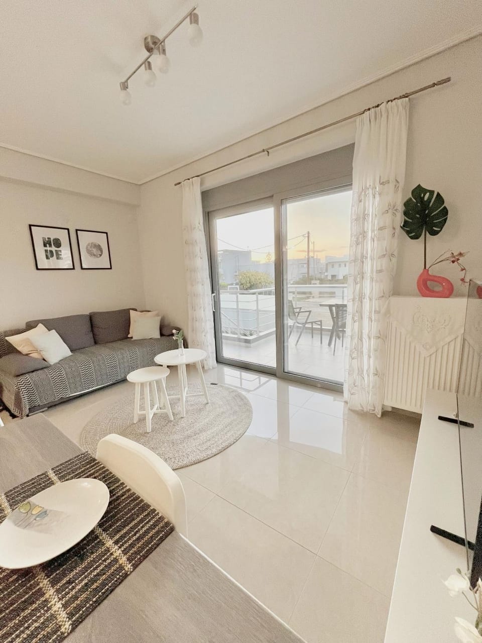 View (from property/room), Living room, Seating area, Dining area