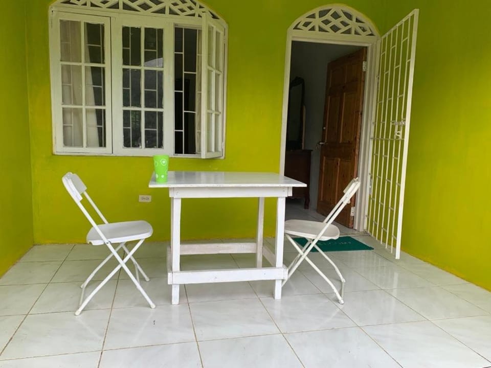 ThA LaGooN SpOt Caribbean BrEeZe Apartment in Portland Parish