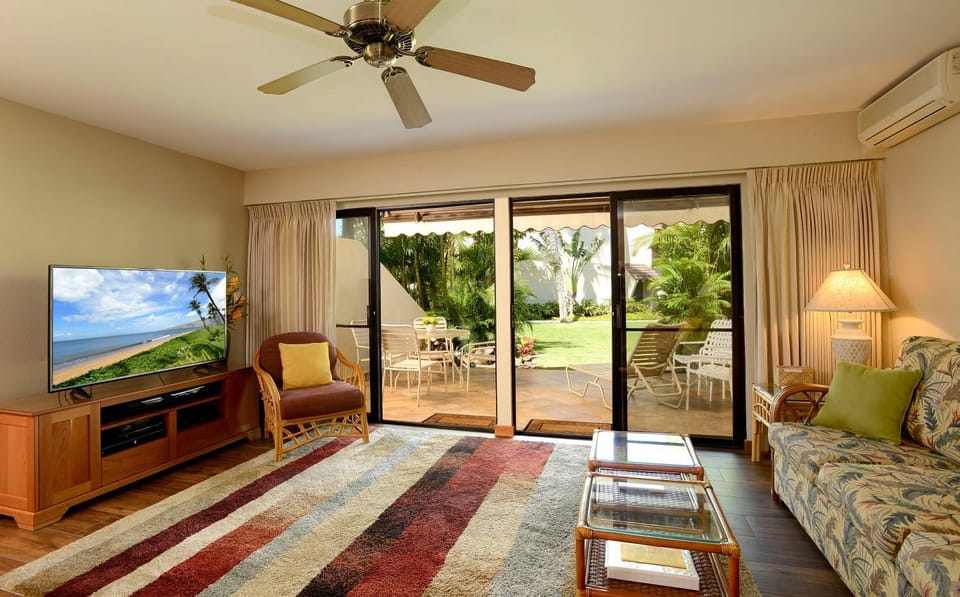 Patio, Garden, TV and multimedia, Living room, Seating area, Garden view, furniture, air conditioner