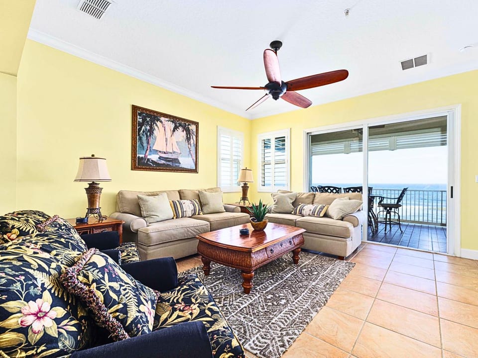View (from property/room), Balcony/Terrace, Living room, Seating area, Sea view, furniture